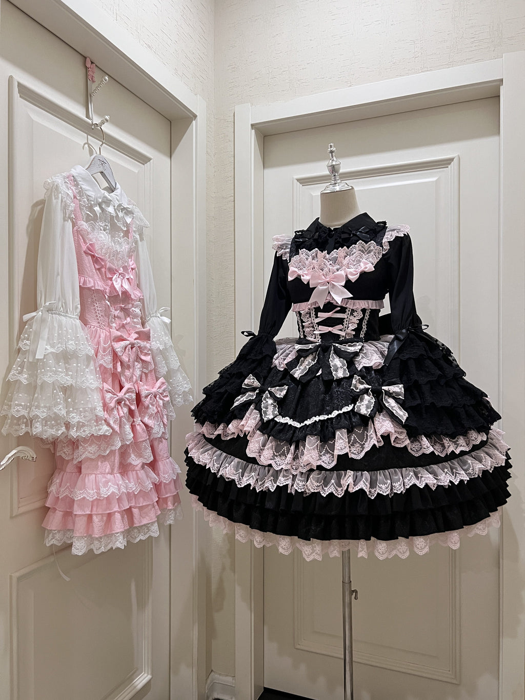 Bow Lover’s Lolita JSK – Sweet Doll-Style Dress with Lace Details