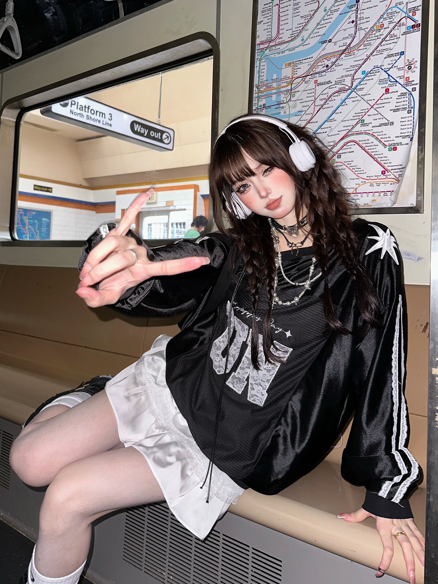 Harajuku Off-Shoulder Kawaii Top – Oversized Street Style Long Sleeve Cutse