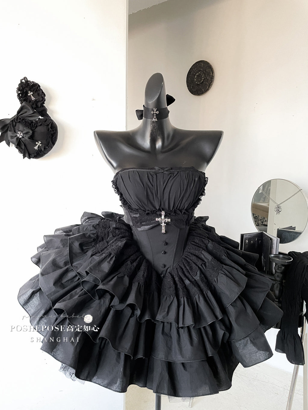 Gothic Winter Ballroom Lolita Dress Set — Dark Coquette Christmas Party Dress with Detachable Sleeves & Heart Bag