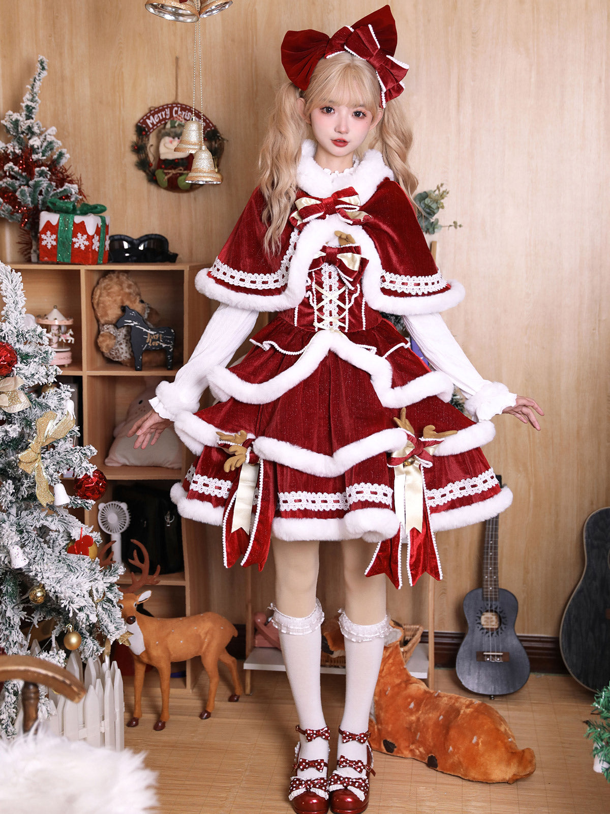 Reindeer Velvet Christmas Lolita Dress Set — Winter JSK with Faux-Fur Trim, Hooded Cape & Golden Bow Details  Festive Holiday Party Dress