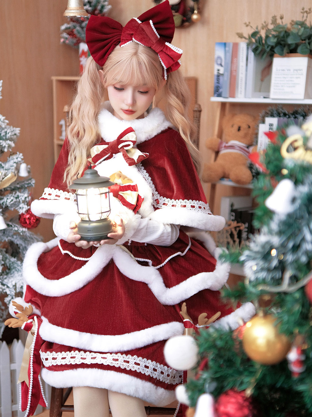 Reindeer Velvet Christmas Lolita Dress Set — Winter JSK with Faux-Fur Trim, Hooded Cape & Golden Bow Details  Festive Holiday Party Dress