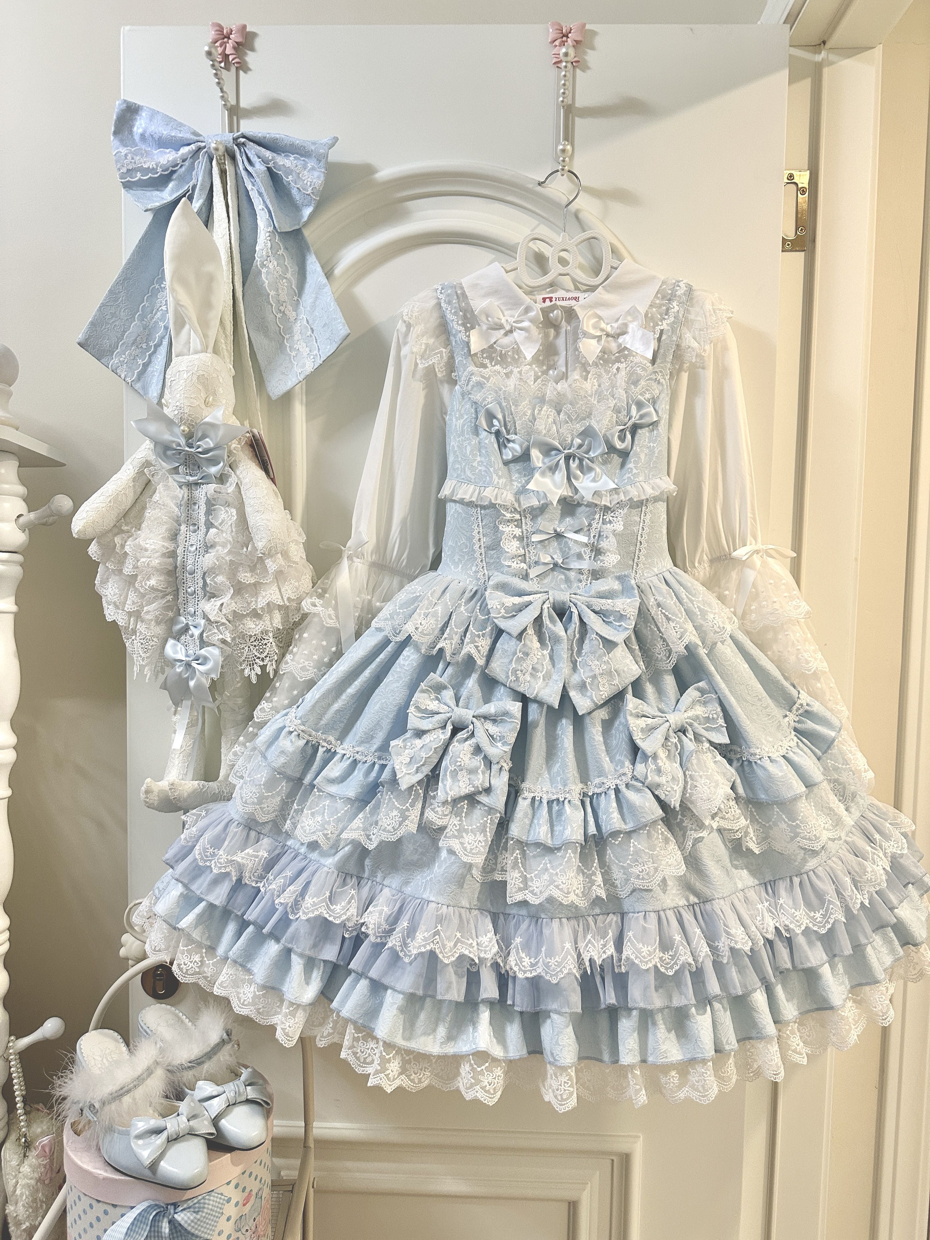 Bow Lover’s Lolita JSK – Sweet Doll-Style Dress with Lace Details