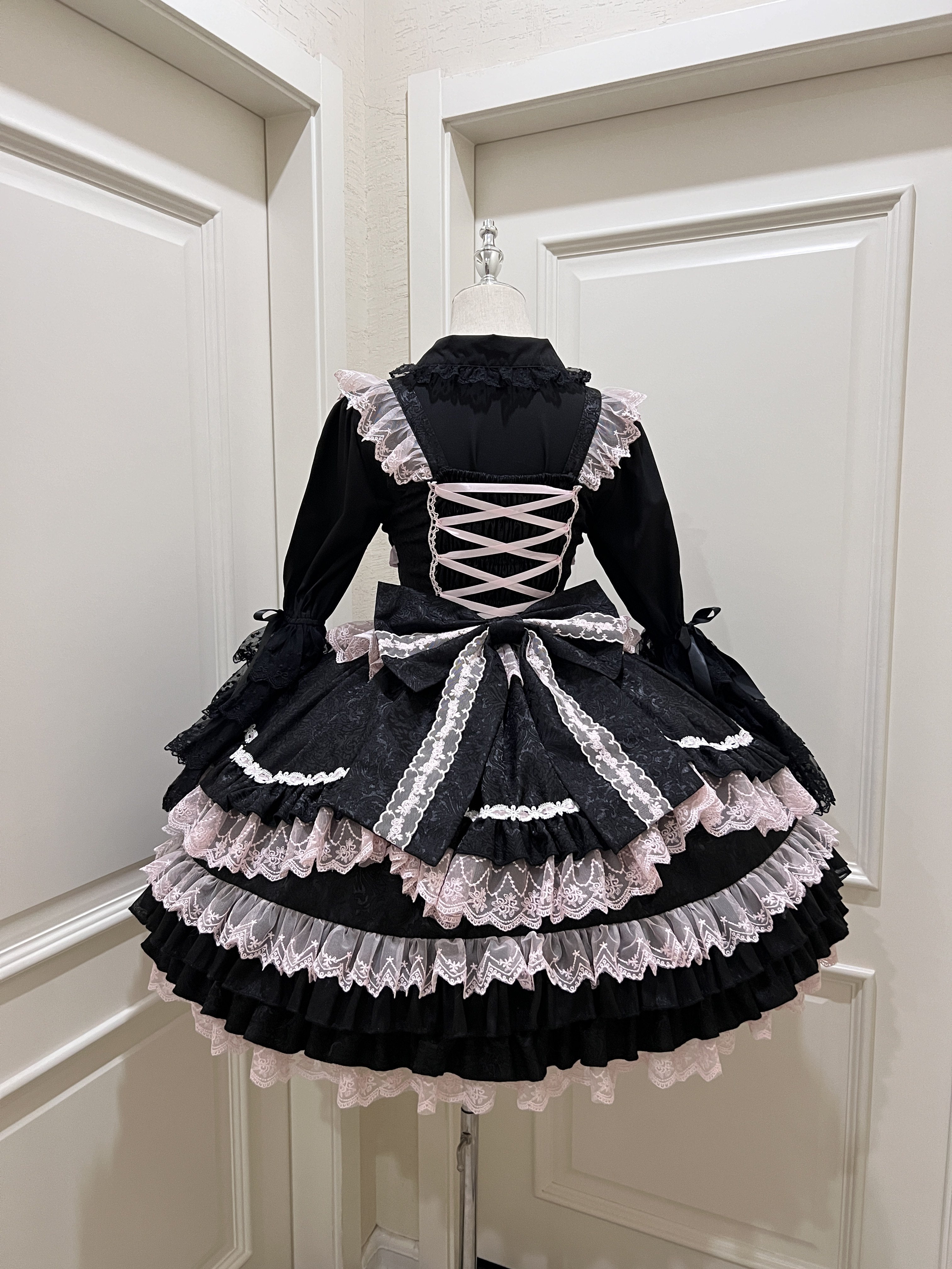 Bow Lover’s Lolita JSK – Sweet Doll-Style Dress with Lace Details